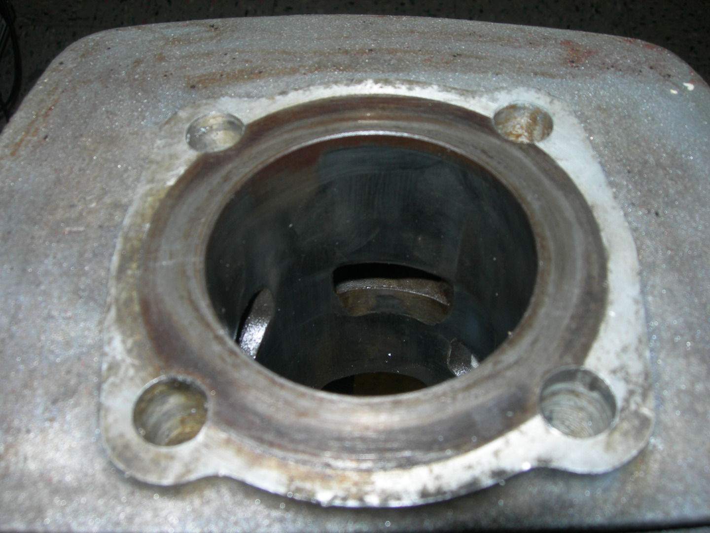 Chris 305 cylinder wear -3.JPG