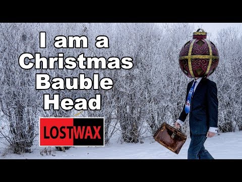 Christmas Costume Idea: DIY Bobblehead Cosplay.