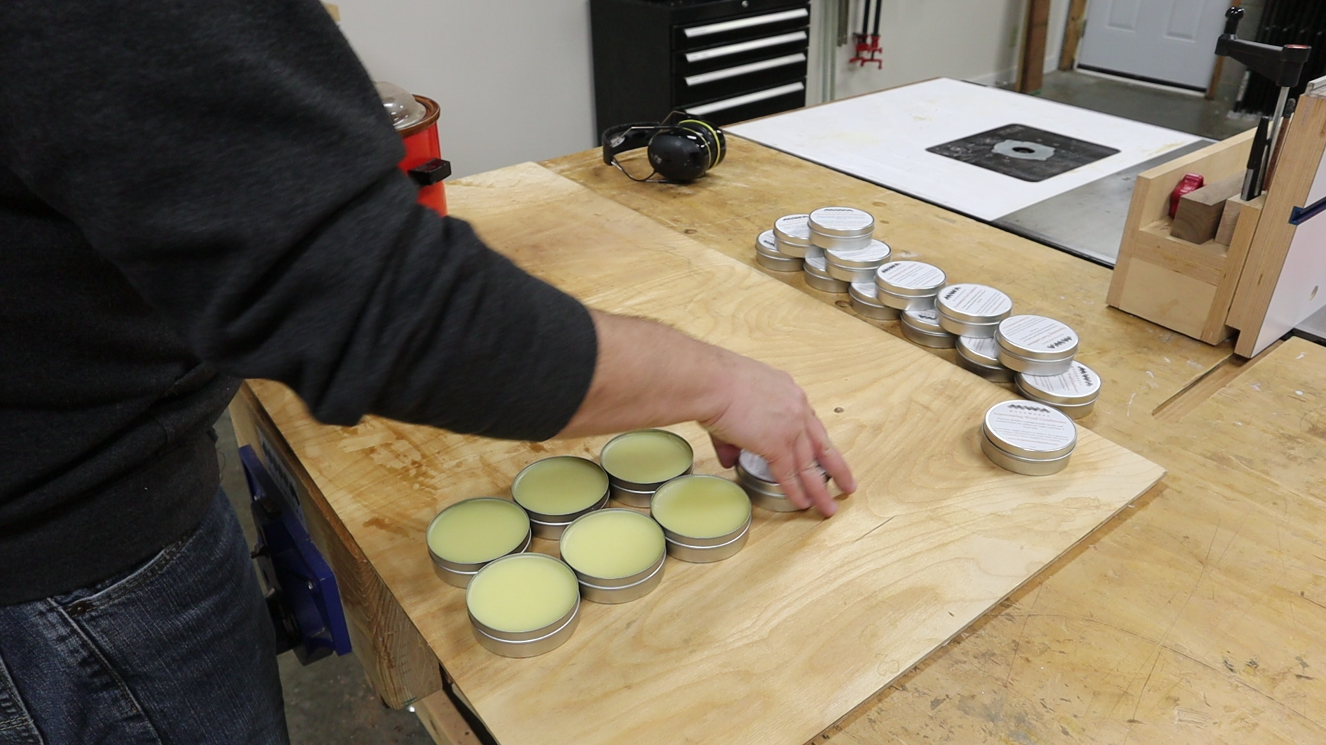 Cutting Board Wax Lid up Tins of Wax.bmp