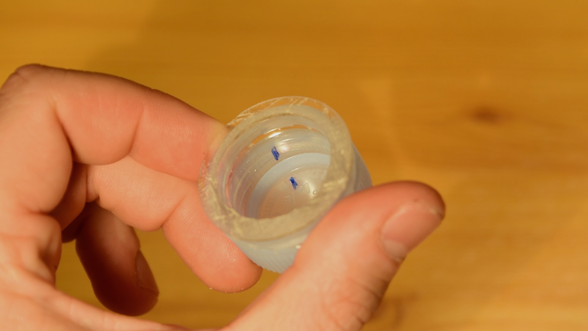 DIY Bottle Cap Flashlight2_freeze10.bmp