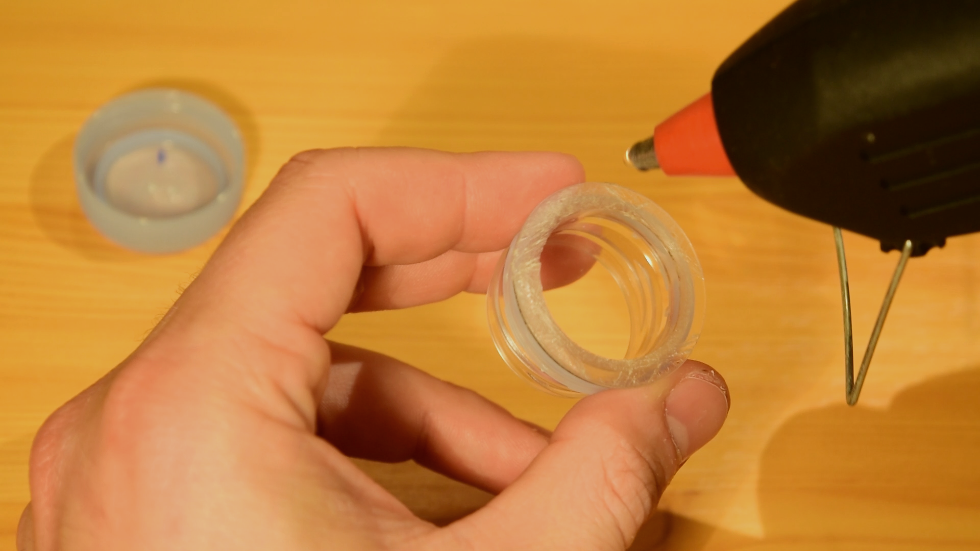 DIY Bottle Cap Flashlight2_freeze16.bmp