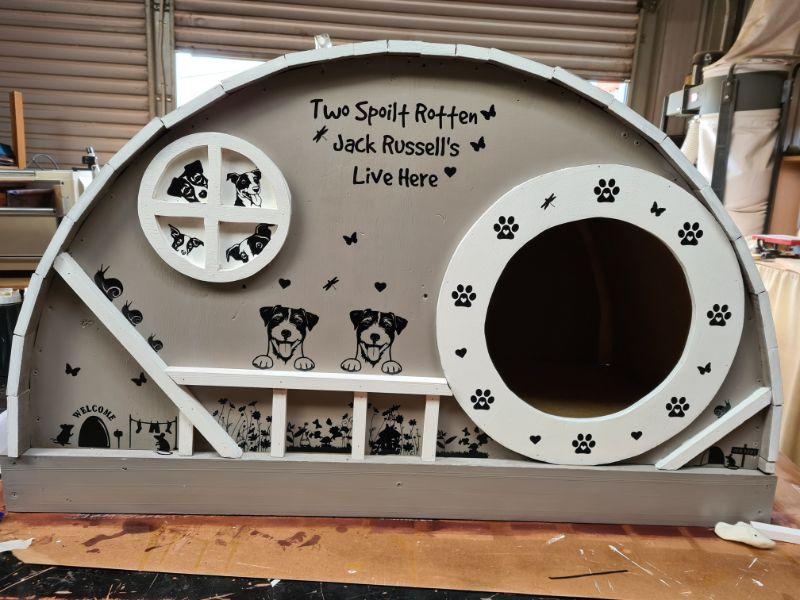 DIY Delux dog house (18).jpg