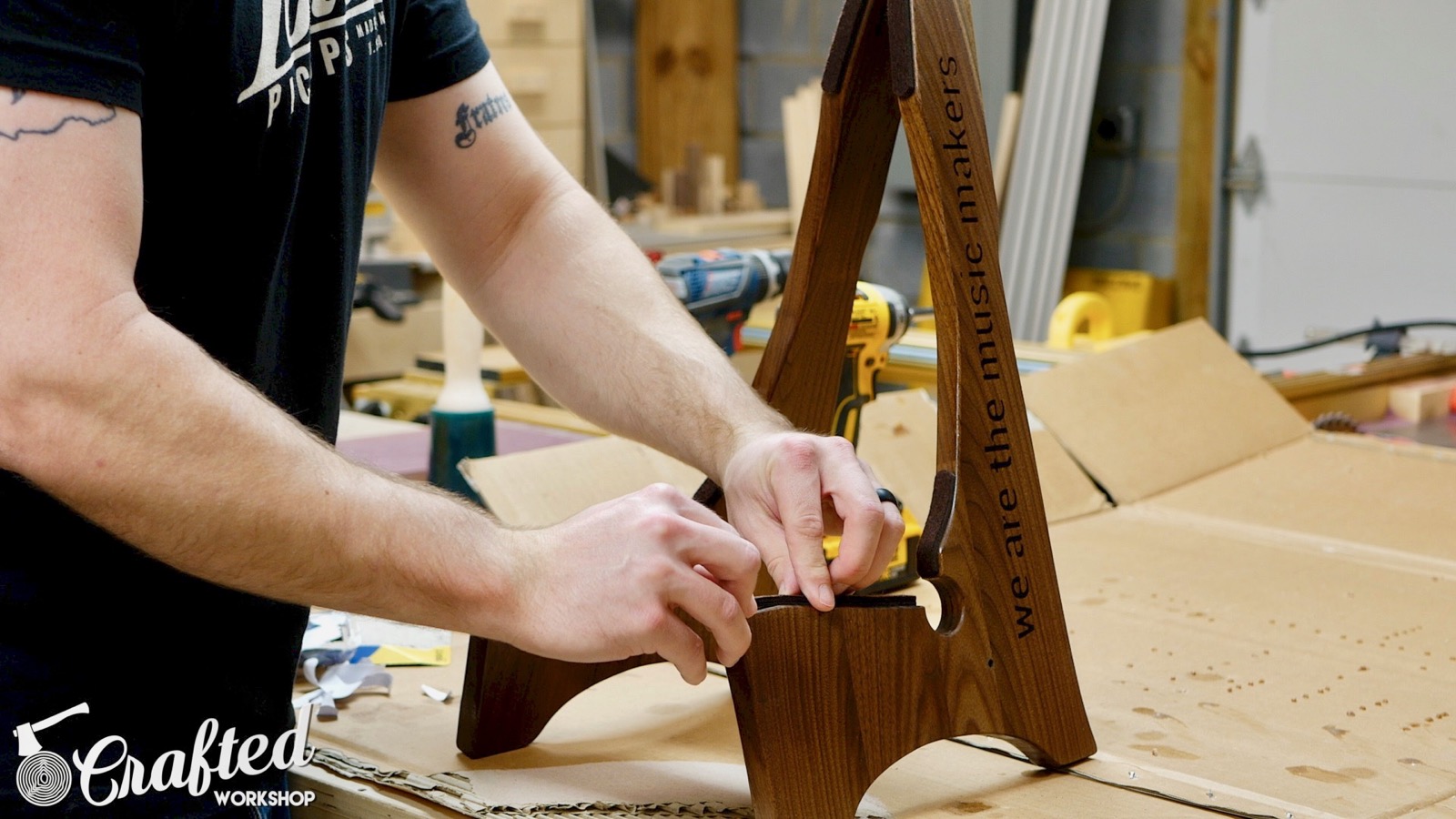 DIY Guitar Stand - 18.jpg