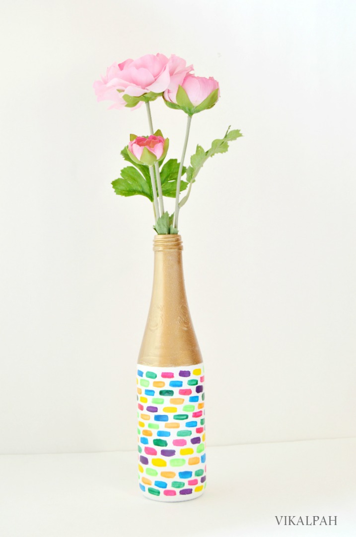 DIY flower vase at home.jpg