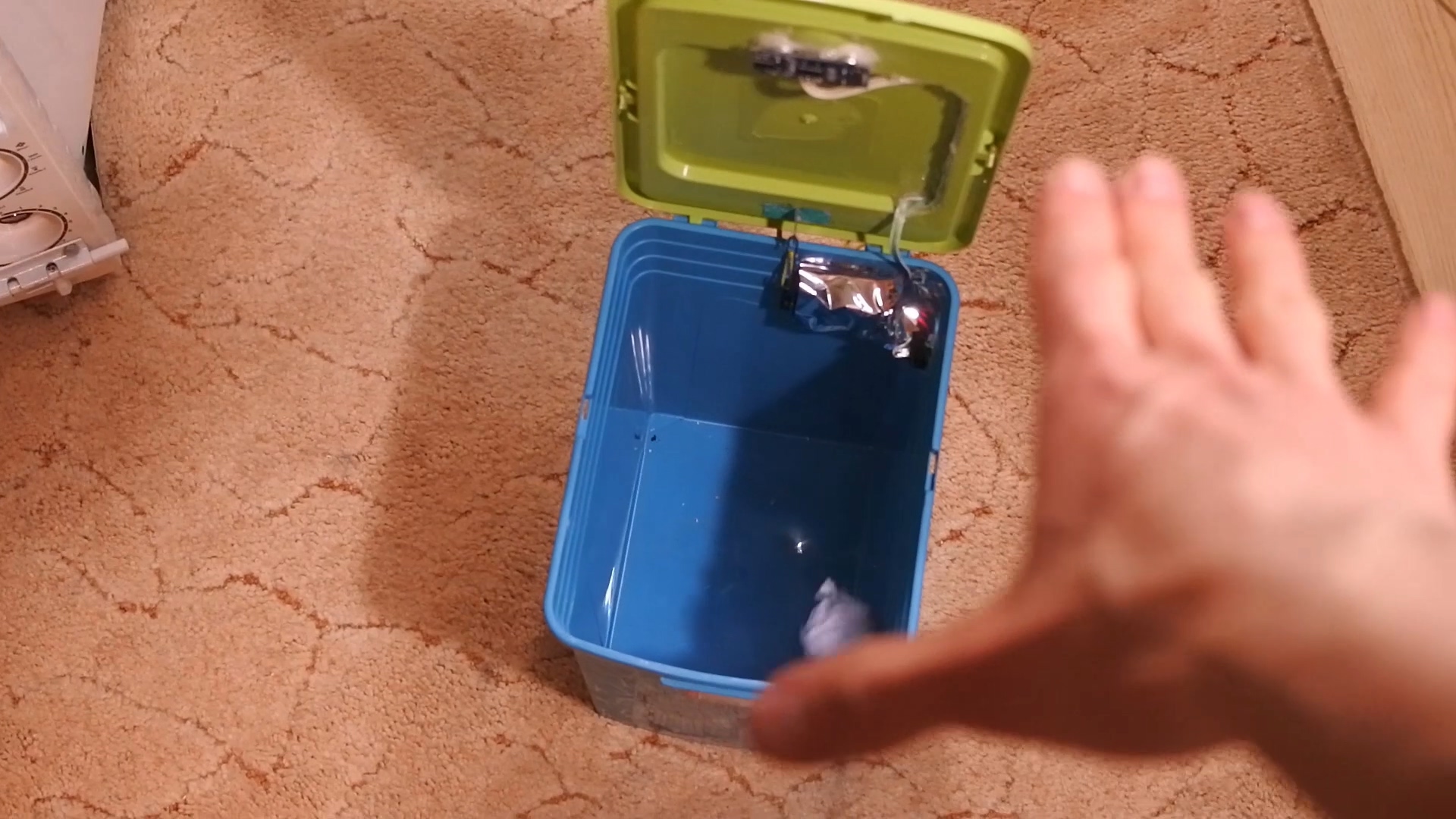 DIY robot trashcan.mp4_20160825_084324.672.jpg