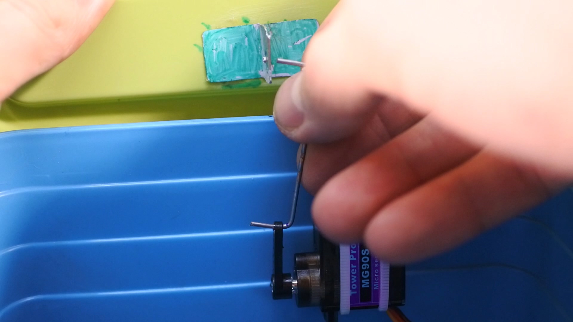 DIY robot trashcan.mp4_20160825_084518.572.jpg