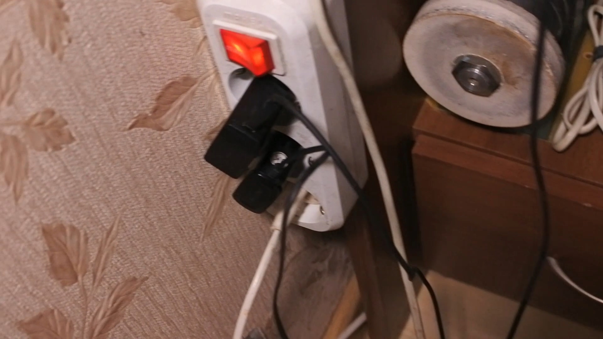 DIY robot trashcan.mp4_20160825_084637.137.jpg
