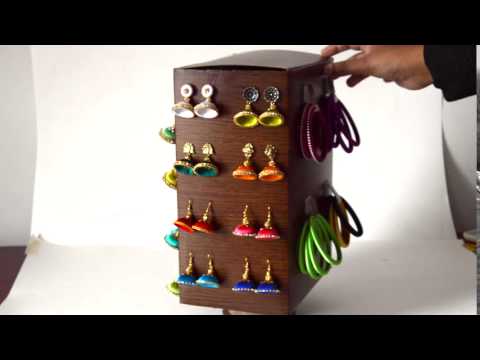 DIY rotating jewelry storage using cereal box