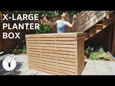 DIY slatted planter box // raised garden | with plans