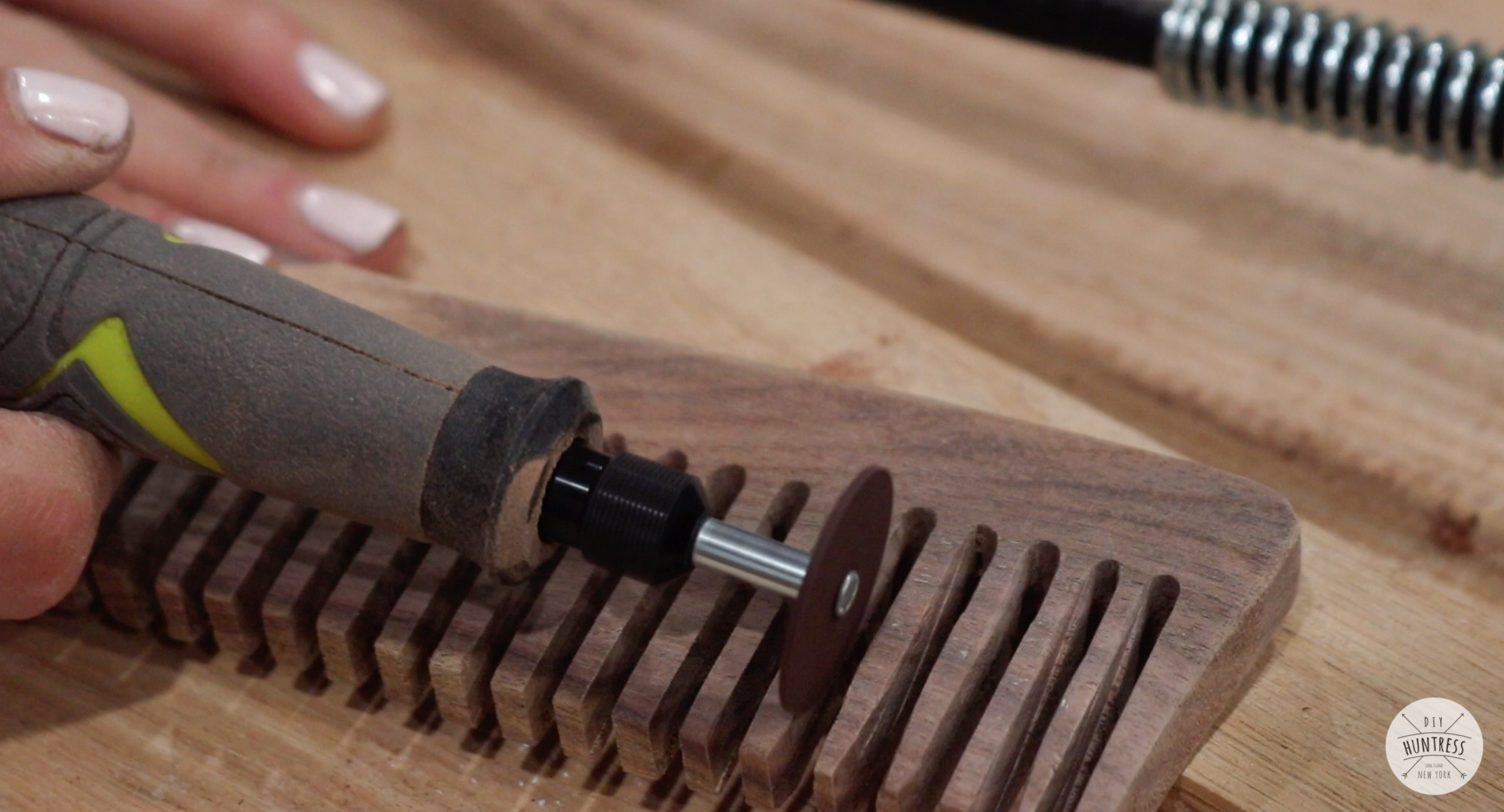 DIY-Epoxy-Resin-Wood-Hair-Beard-Comb-16.jpg