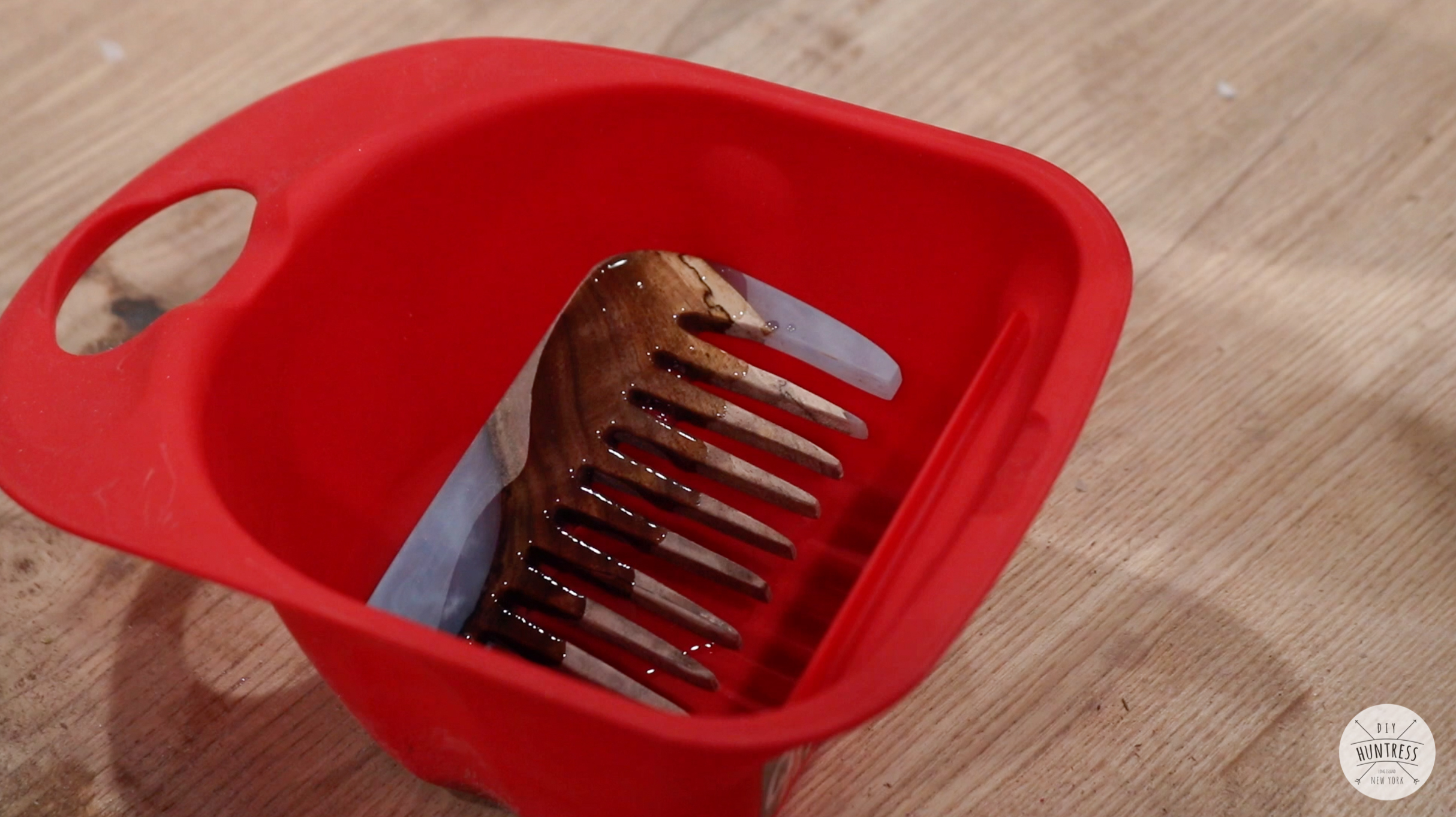 DIY-Epoxy-Resin-Wood-Hair-Beard-Comb-17.jpg