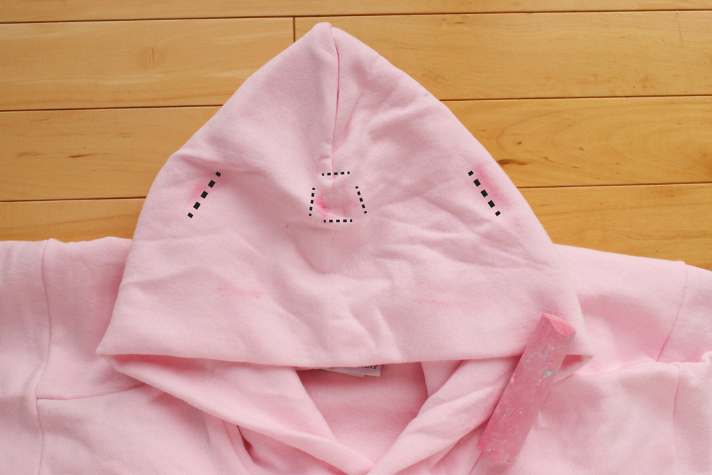 DIY-Unicorn-Hoodie-8-chalk.jpg