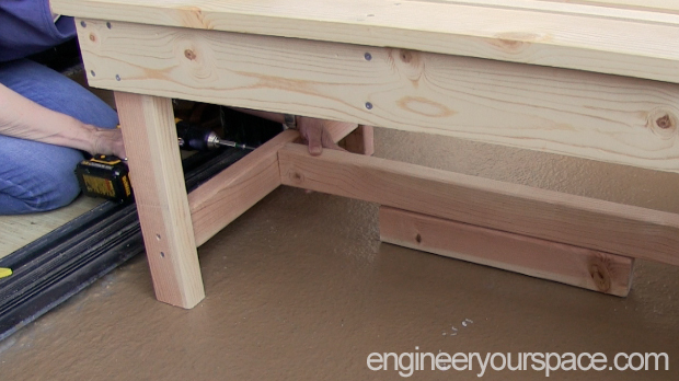 DIY-outdoor-bench-step-6c.jpg