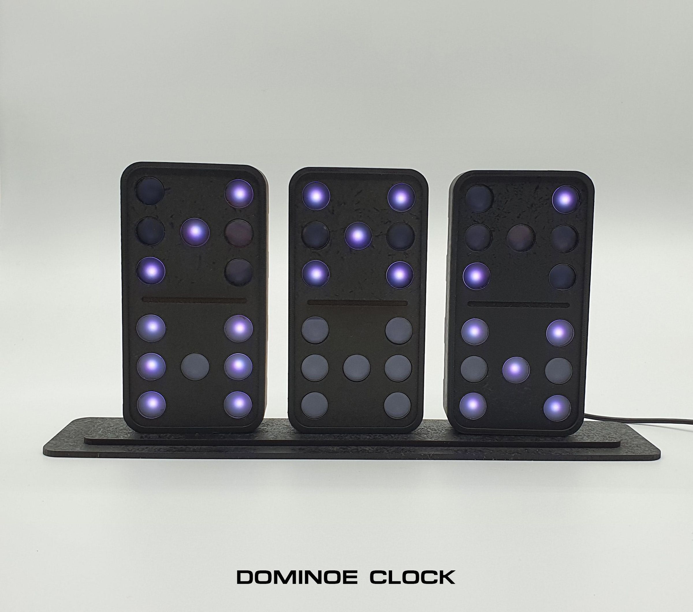 DOMINO1.jpg