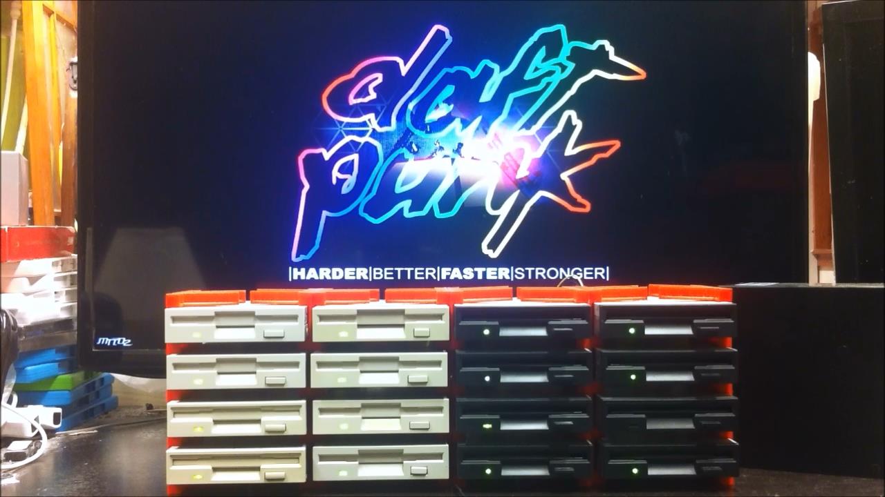 Daft Punk - Aerodynamic.mp4_snapshot_00.02_[2014.08.23_14.29.15].jpg