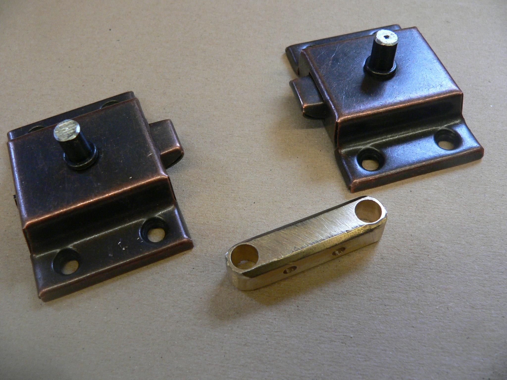Door latches (3).JPG