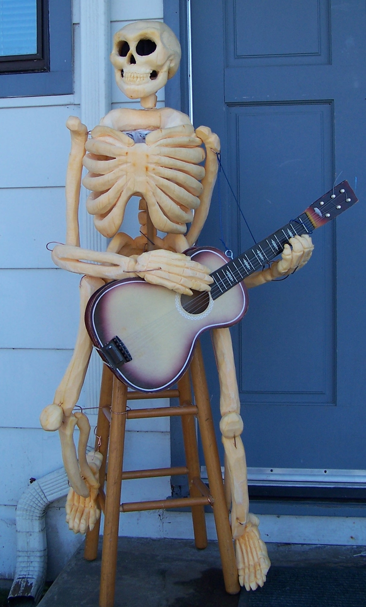 E:\Projects\PUMPKIN_Skeleton\FrontPorchGuitarist.jpg