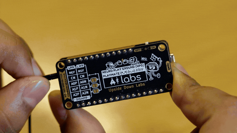 ECG monitoring on mobile phone(3).gif