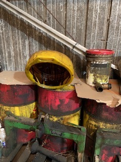 EN-Oil Bucket.jpg