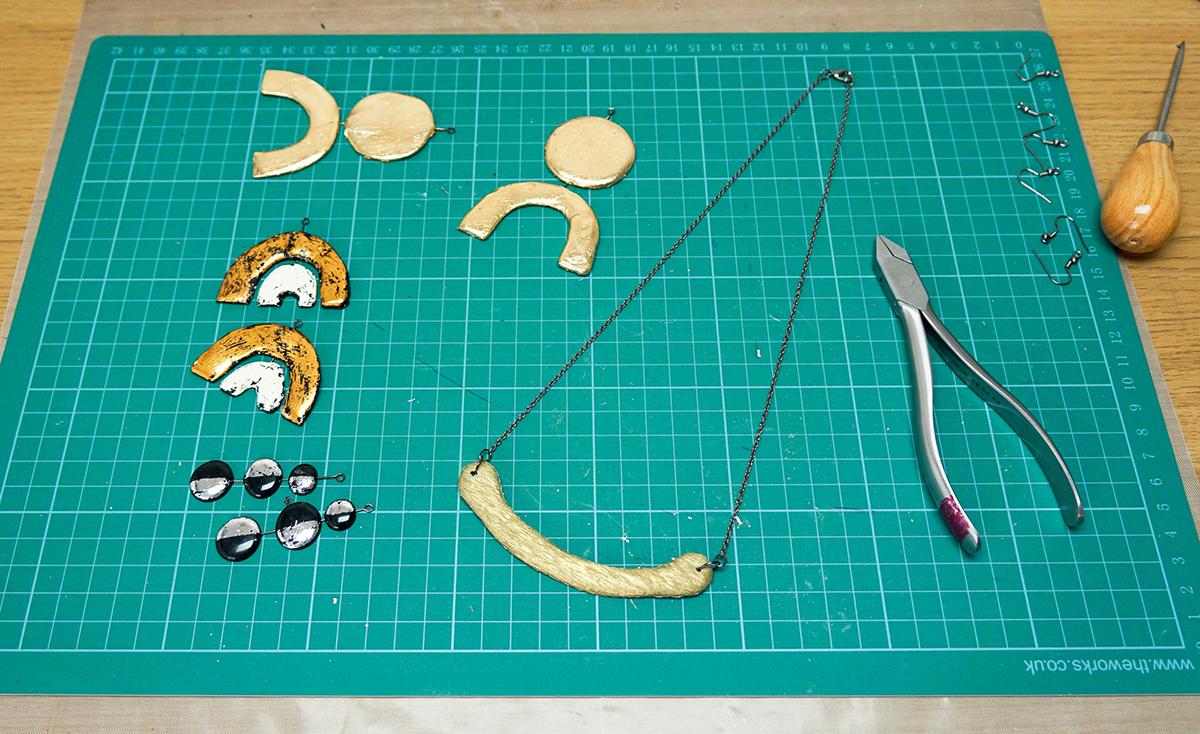 Earrings Hot Glue 9q.jpg