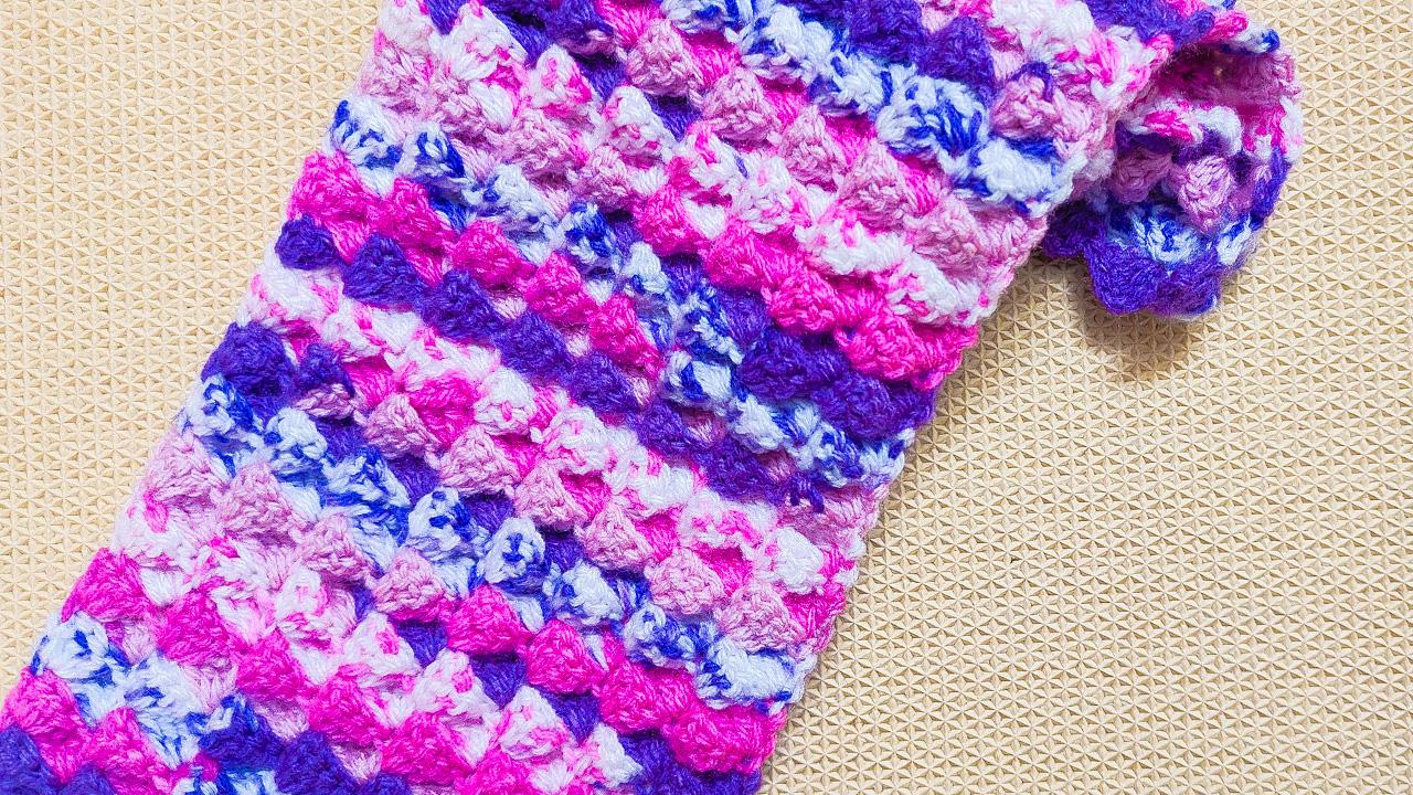 Easiest One Row Repeat Crochet Scarf.jpg