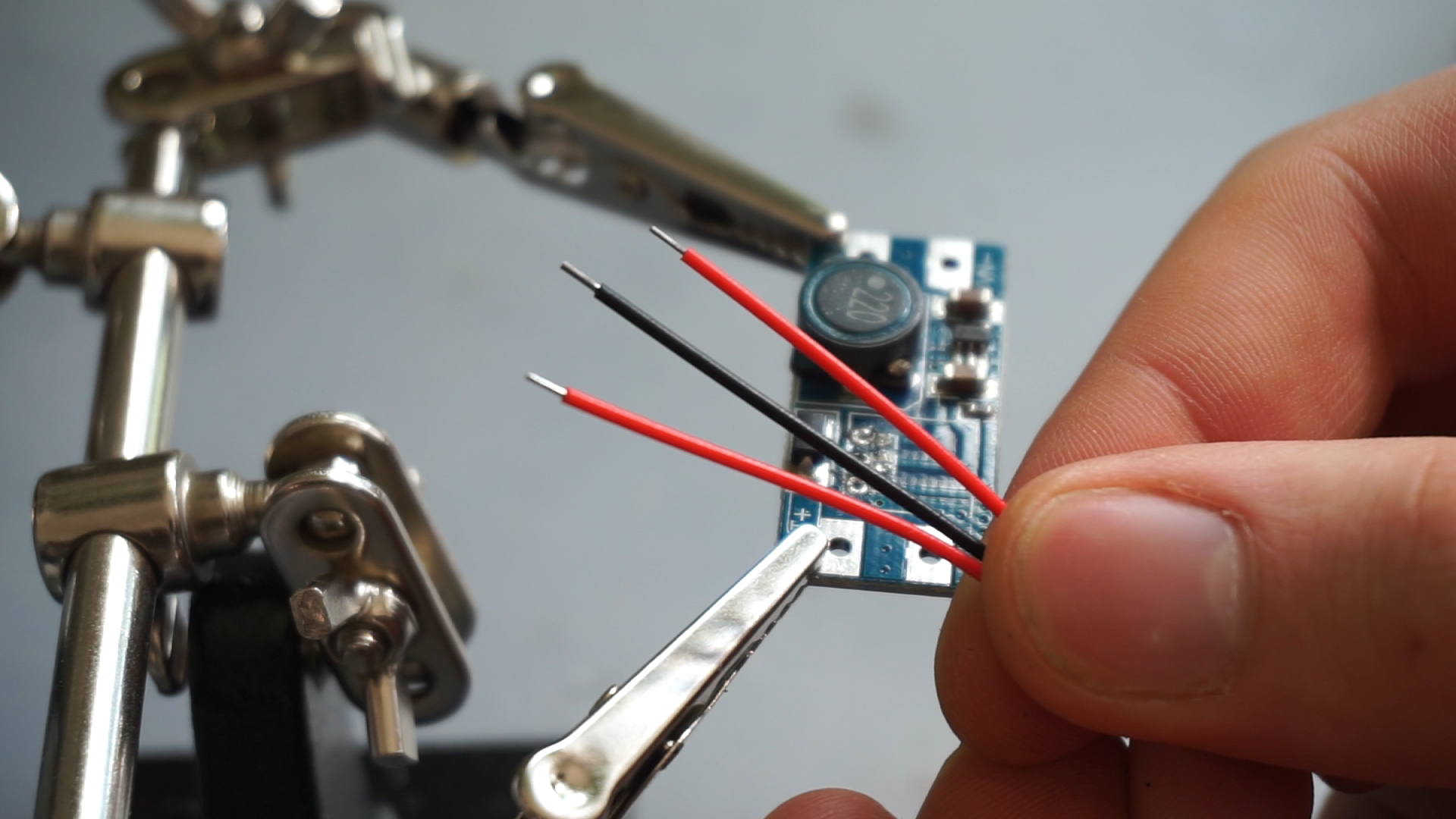 Electronics.00_00_27_13.Image fixe004.jpg