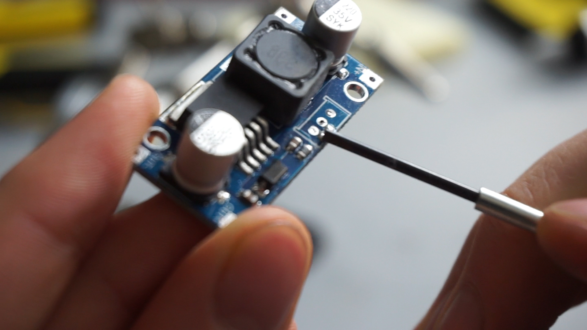 Electronics.00_01_38_11.Image fixe014.jpg