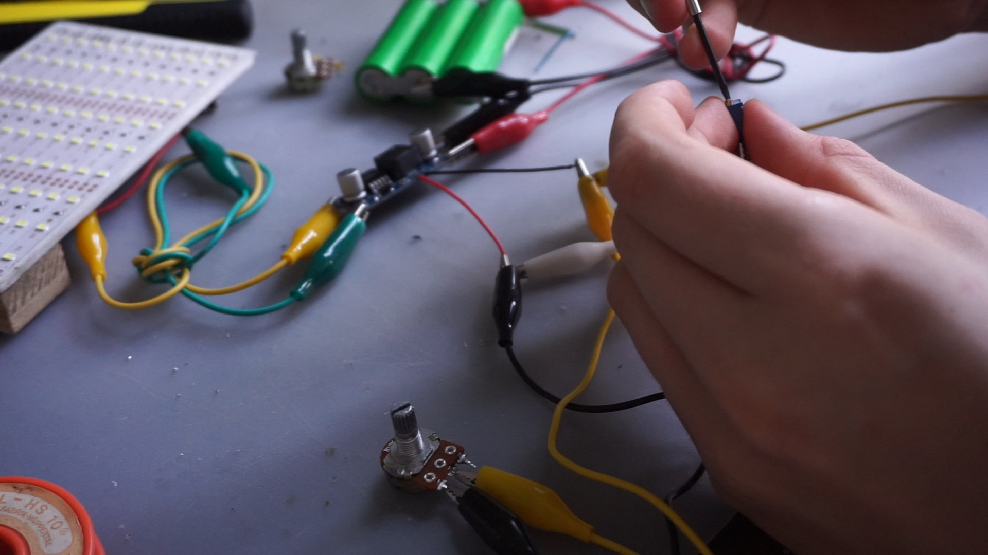 Electronics.00_04_20_23.Image fixe023.jpg