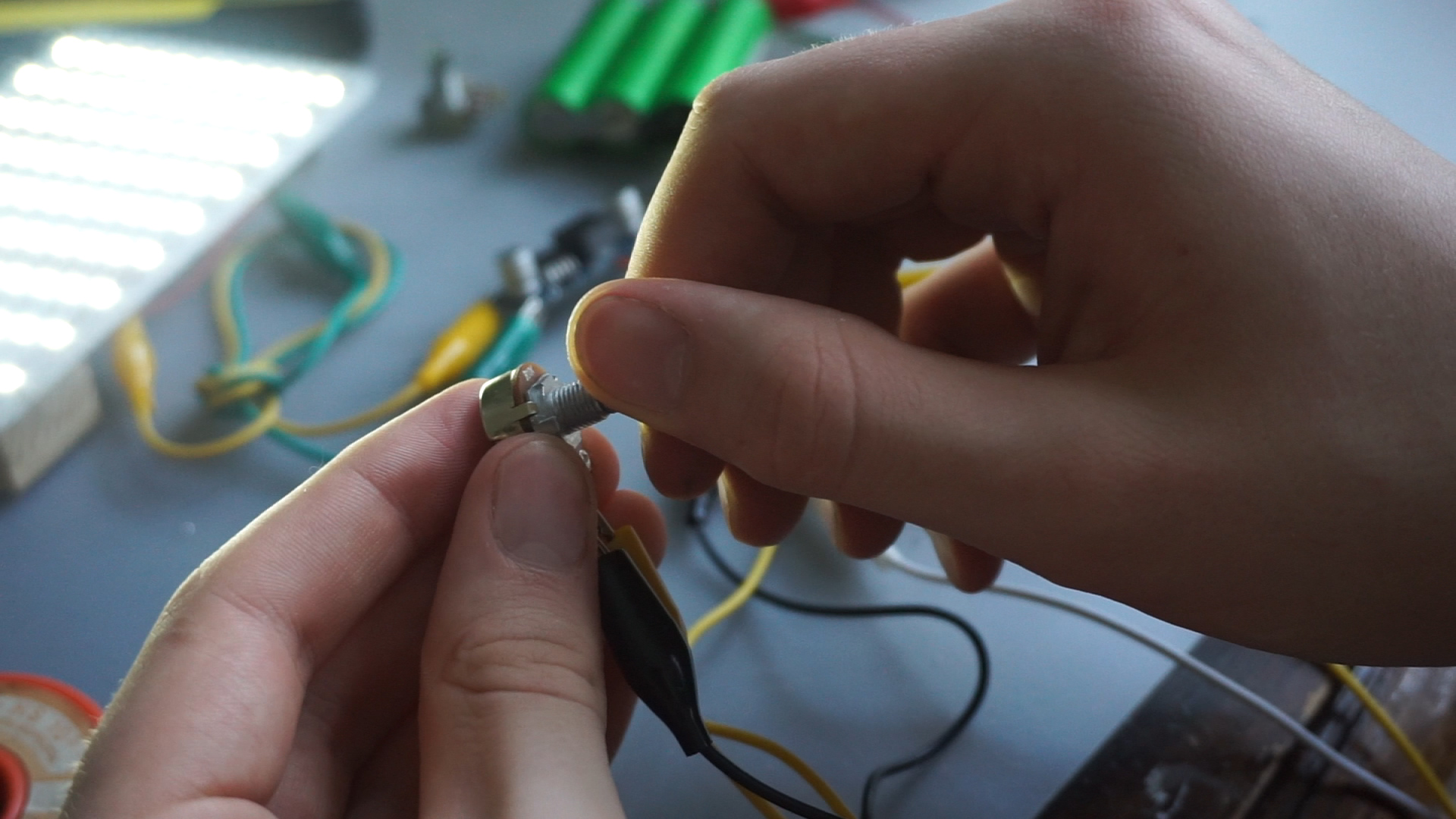 Electronics.00_04_33_00.Image fixe024.jpg