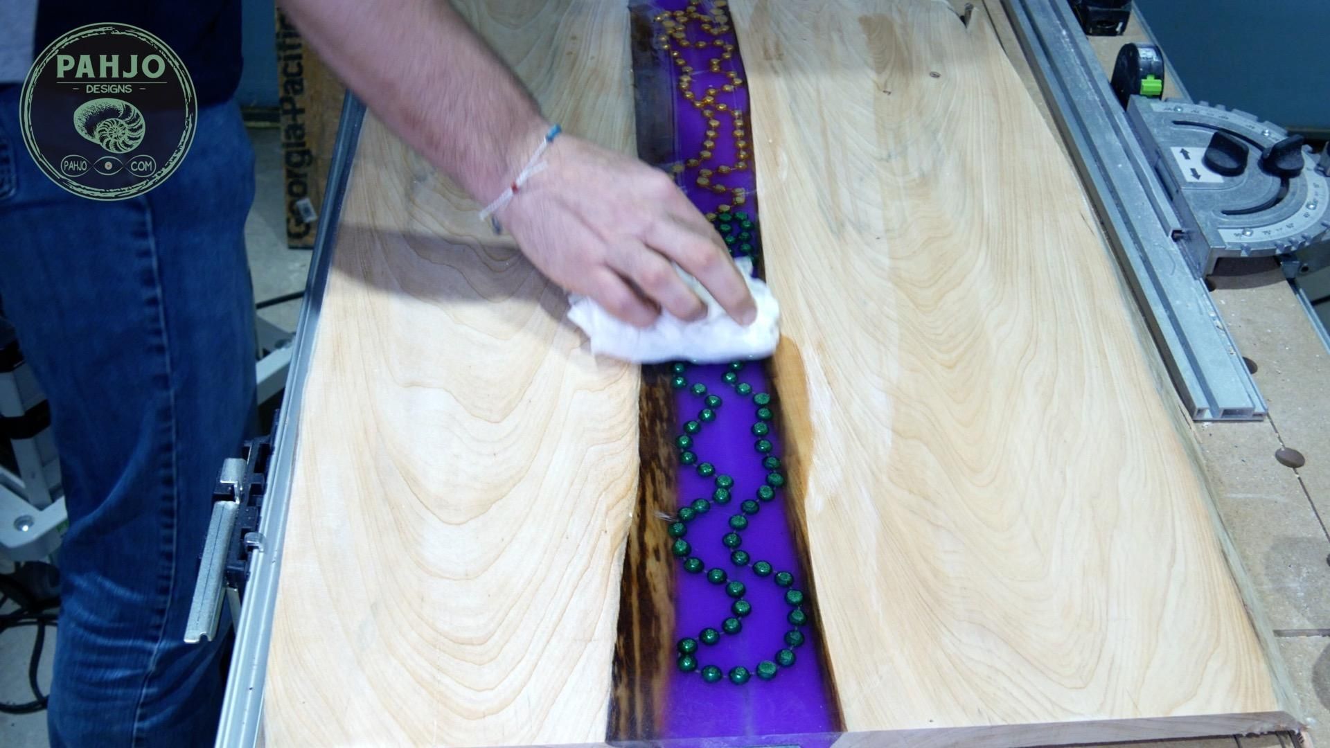 Epoxy Resin Wood Art Wall Hanging 40.jpg