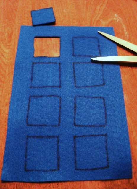 Felt Tardis Case 094 (463x640).jpg