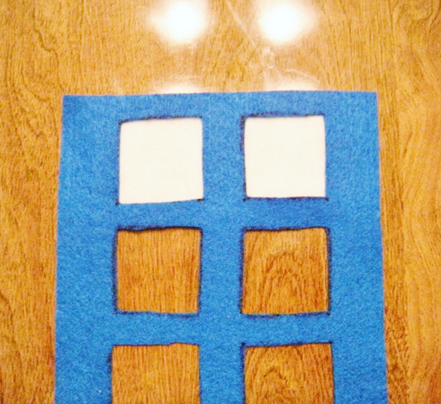 Felt Tardis Case 116 (640x586).jpg