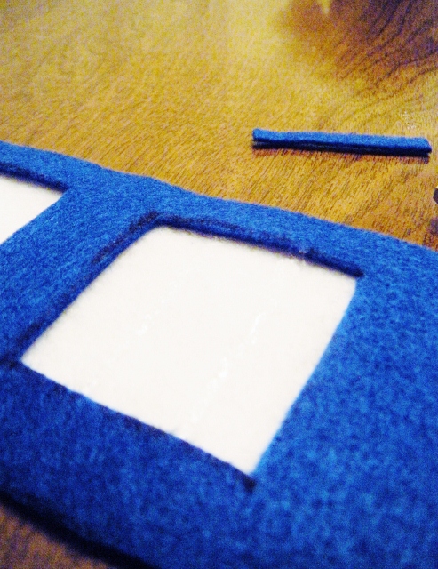 Felt Tardis Case 128 (493x640).jpg