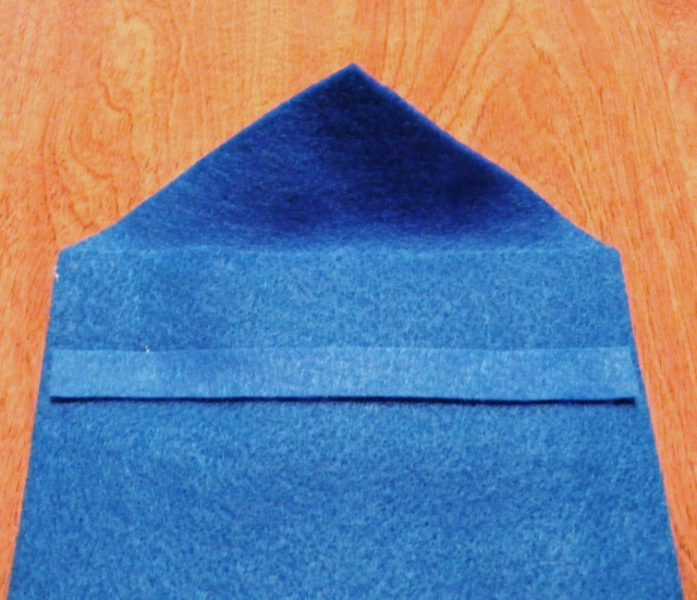 Felt Tardis Case 182 (640x551).jpg