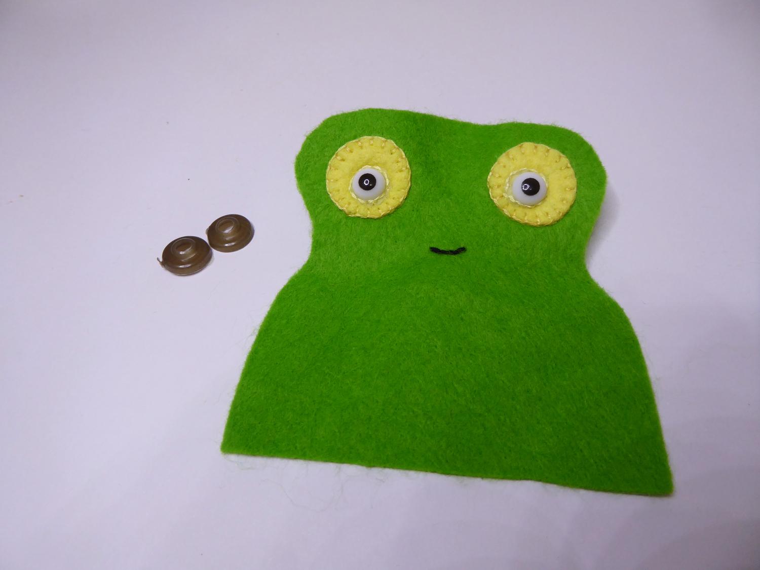 Felt frog pal 10.JPG