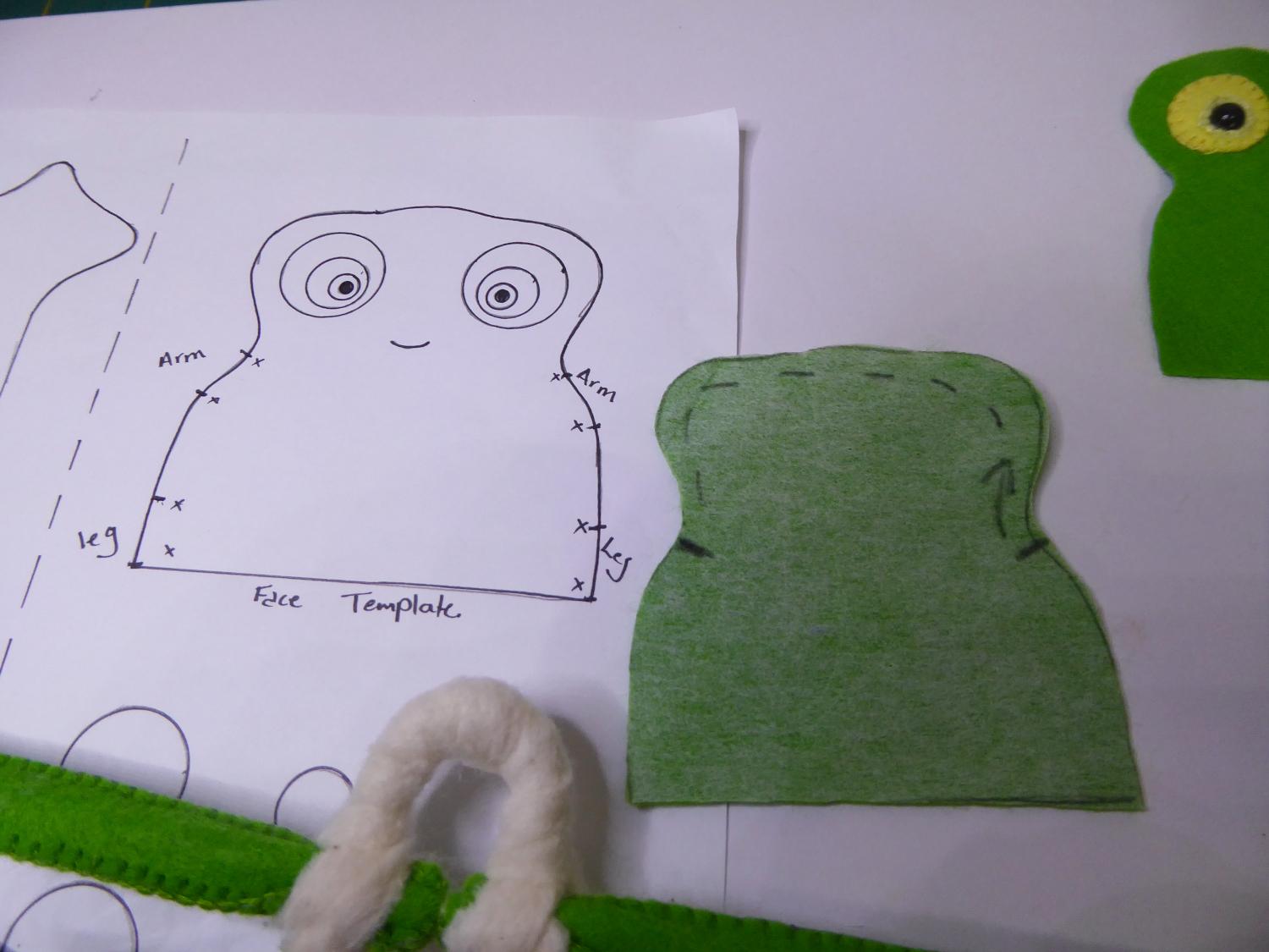 Felt frog pal 31.JPG