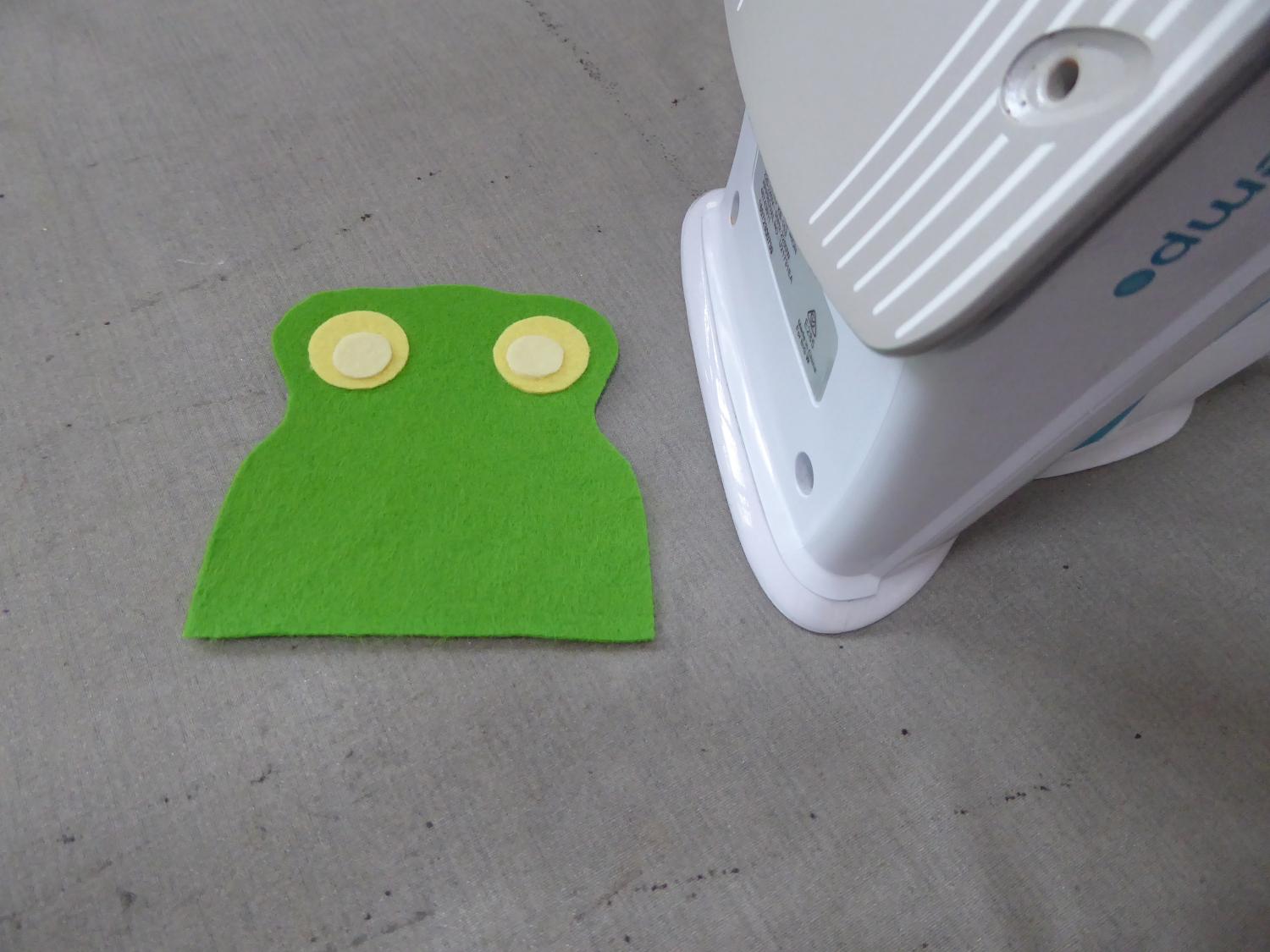 Felt frog pal 7.JPG