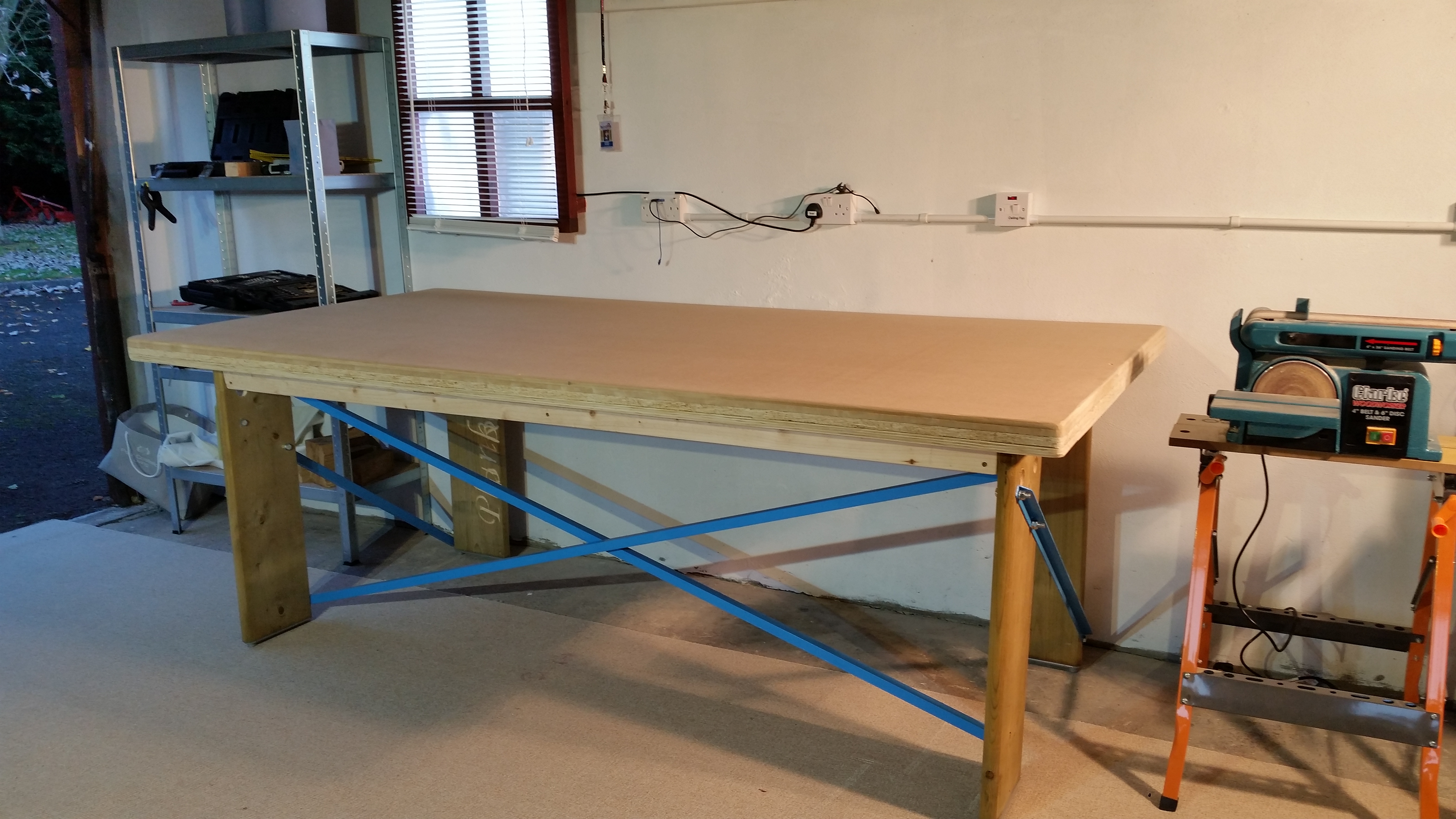 Finished workbench.jpg