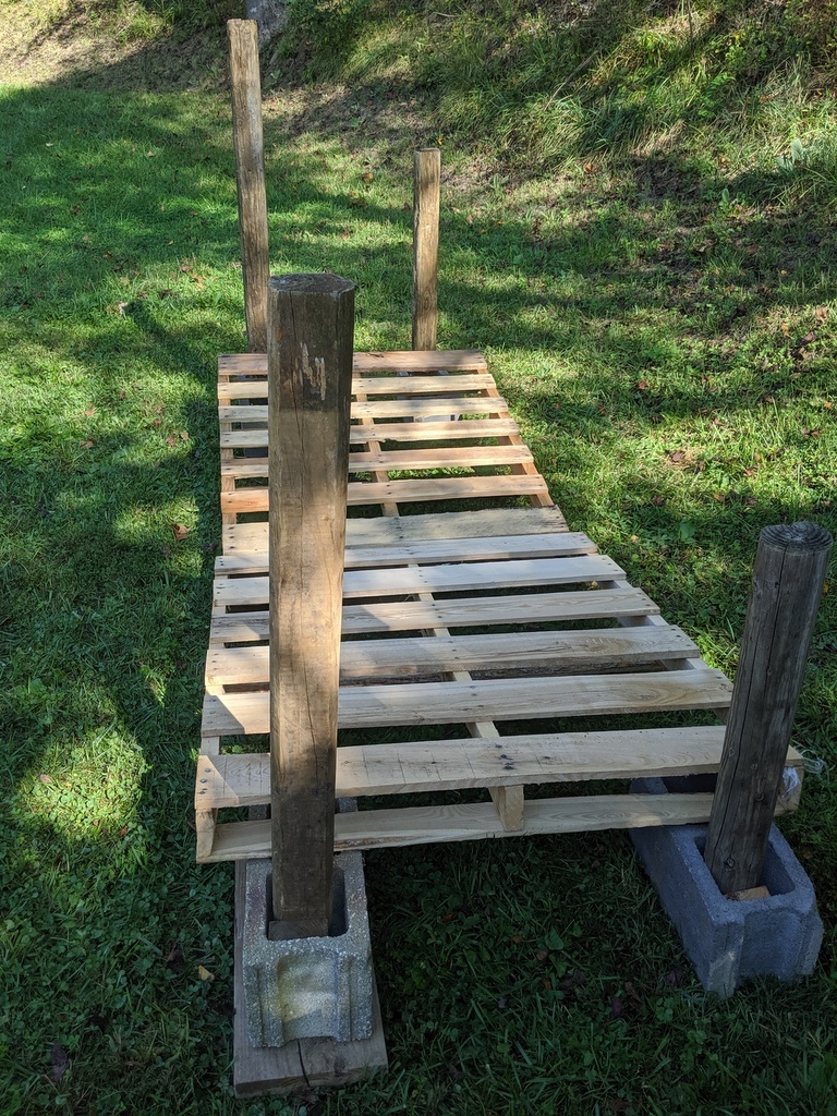 Firewood_pallet_container_03.jpg