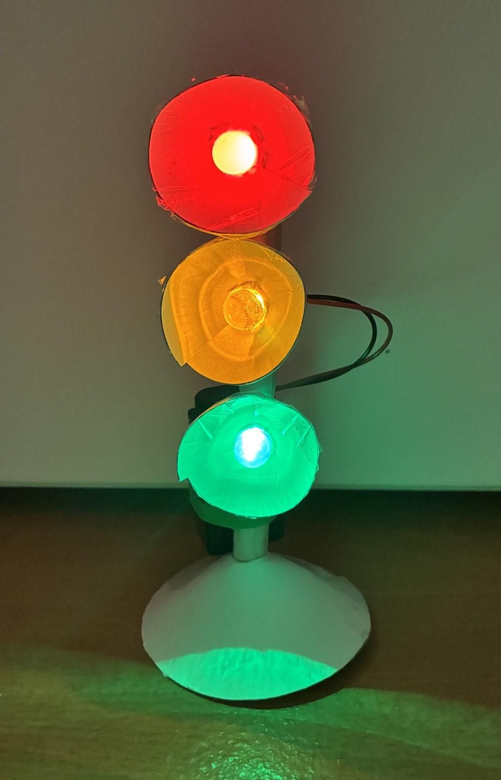 Flashing Traffic Lights 01 Toy.jpg