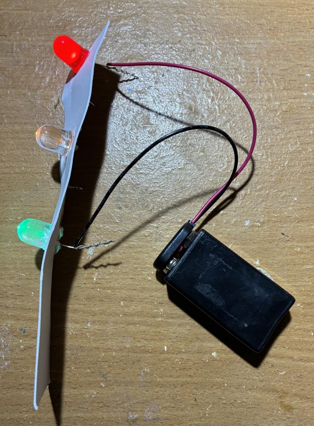 Flashing Traffic Lights 11 Step 07 Testing.jpg