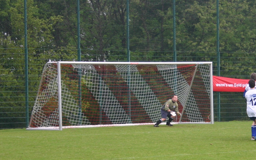 Football_goal_20050521.jpg