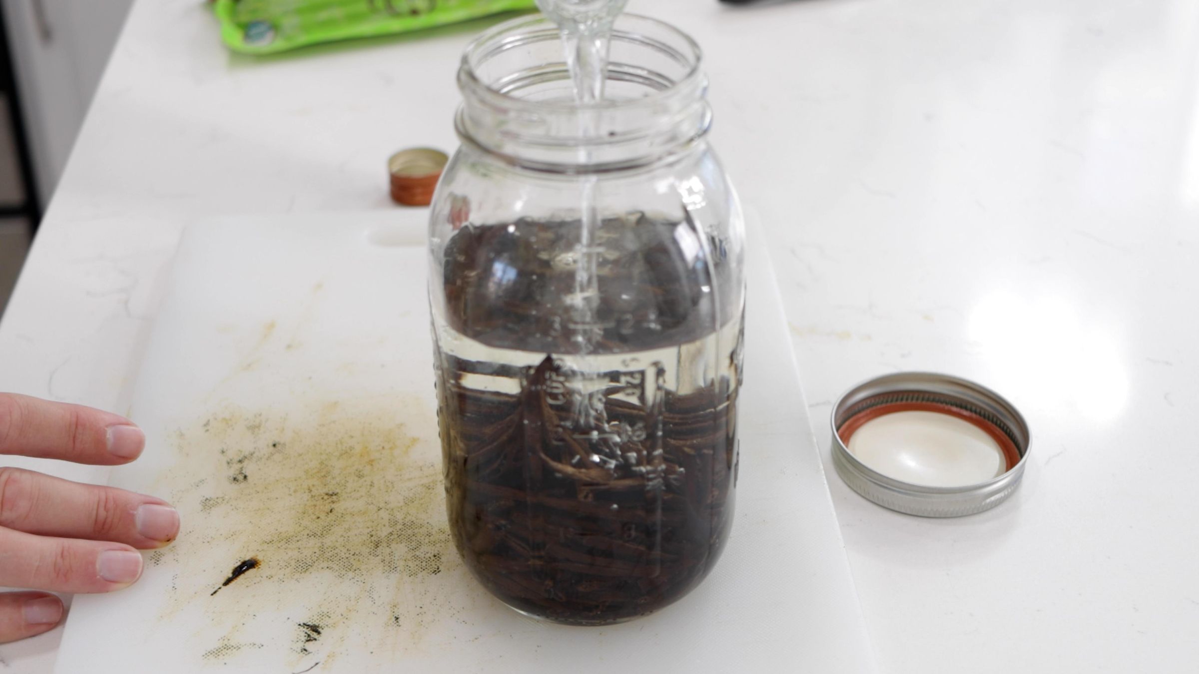 From Vanilla Bean to Vanilla Exctract Homemade Vanilla Extract Recipe.00_02_56_14.Still003.jpg