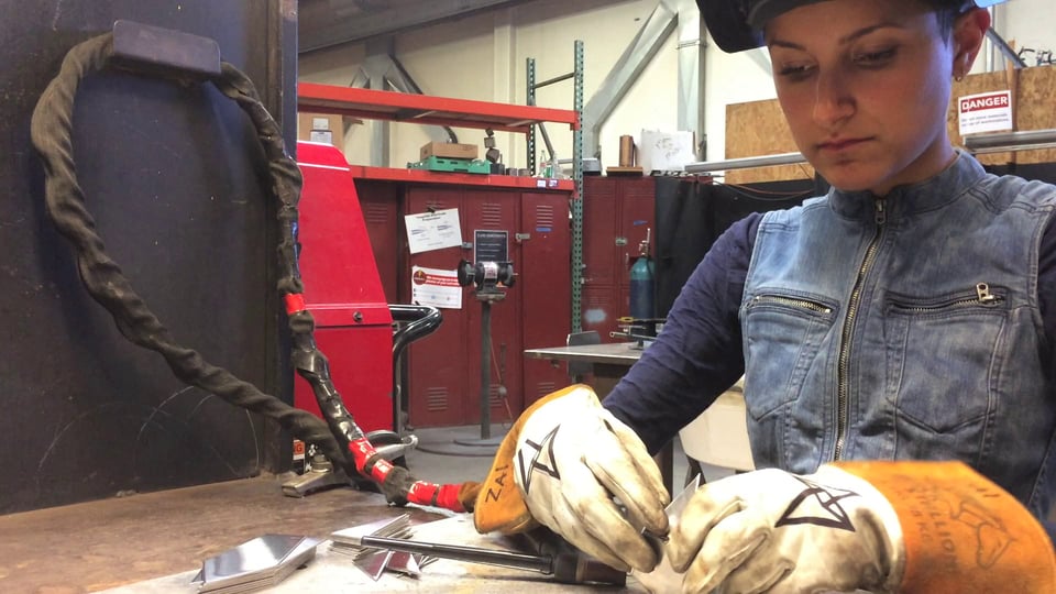 Geo Vase Time-Lapse Tack Welding