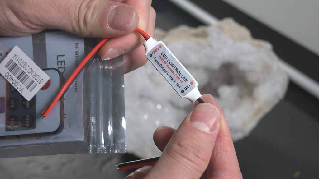 Geode-Instructable-Images_05_remote-2.jpg