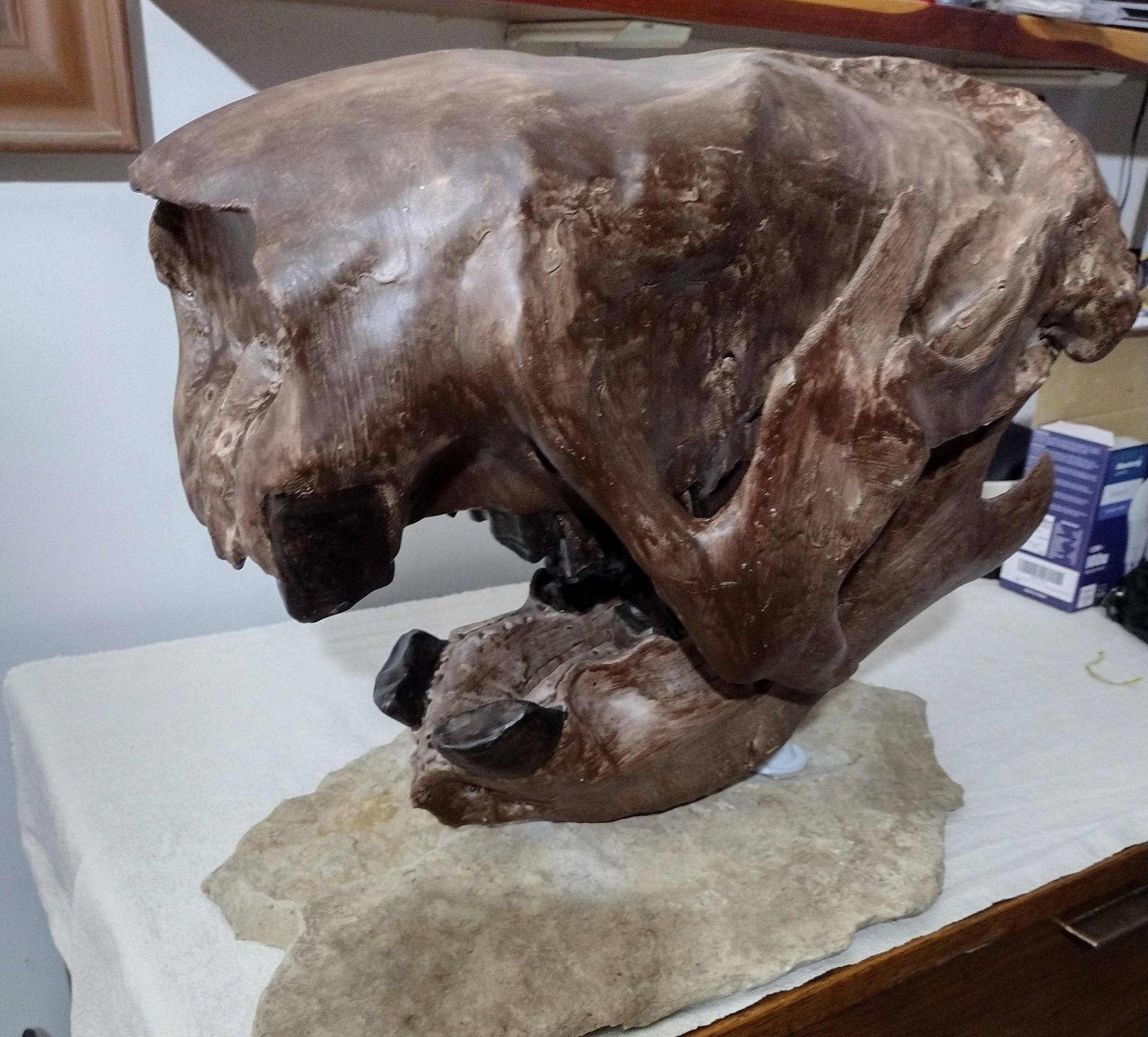 Giant Ground Sloth Megalonyx Jeffersoni~2.jpg