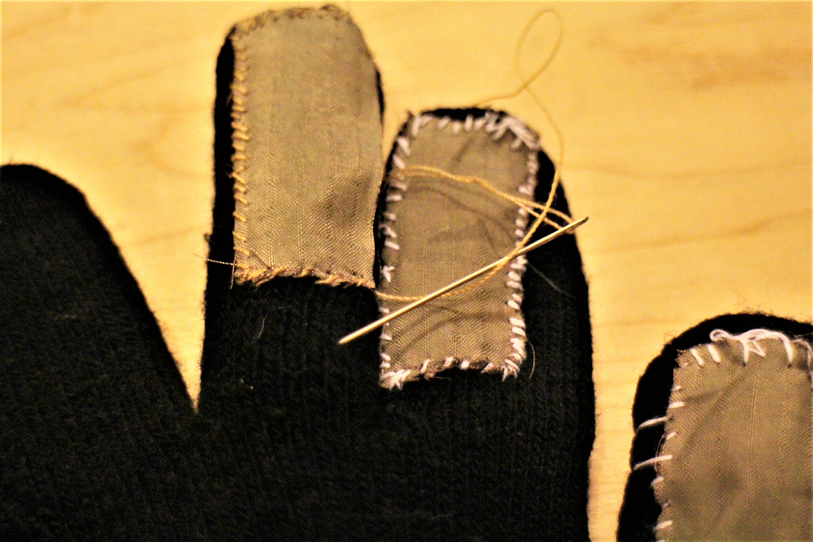 Glove-SewingPad_CloseUP.jpg