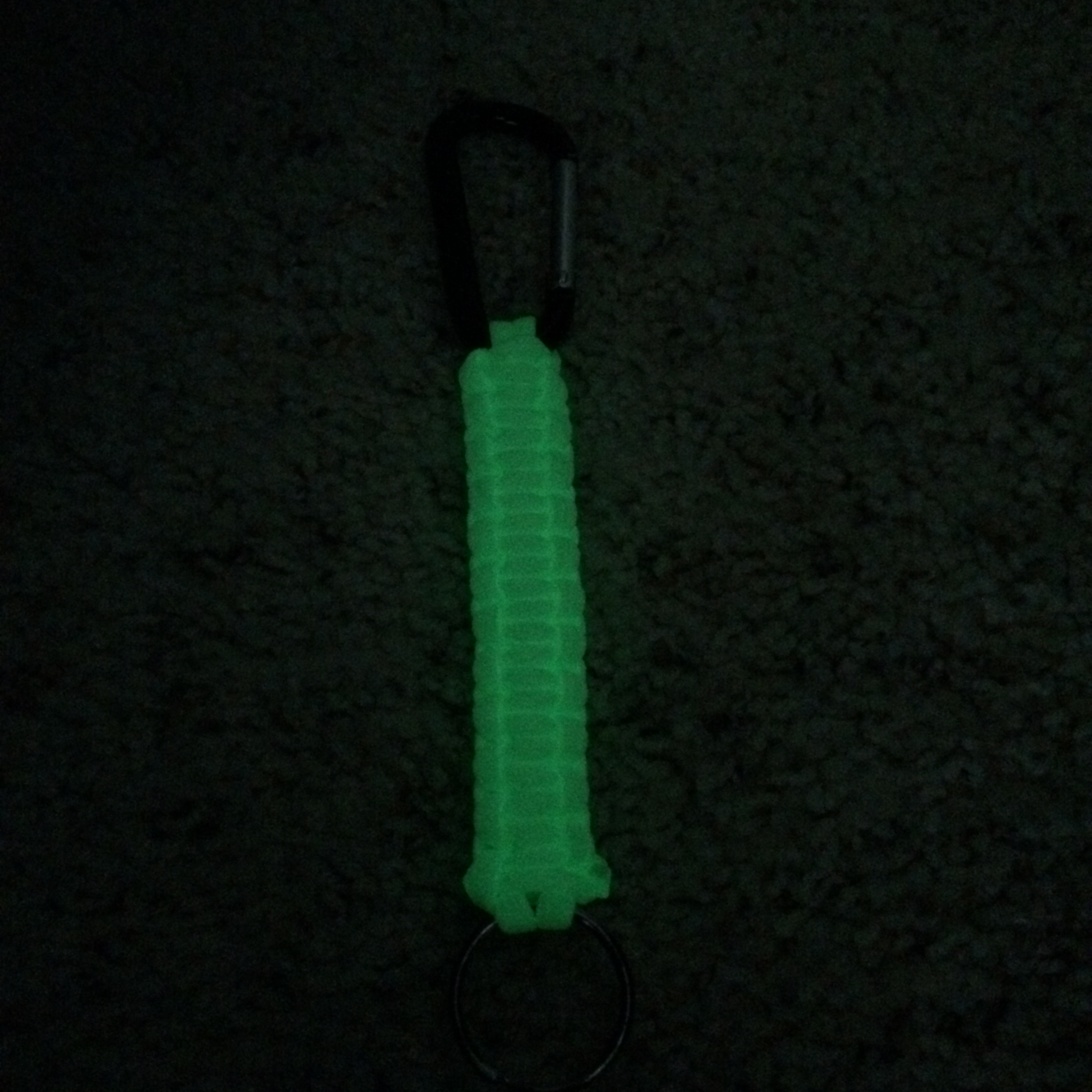 Glowing Paracord Keychain.JPG