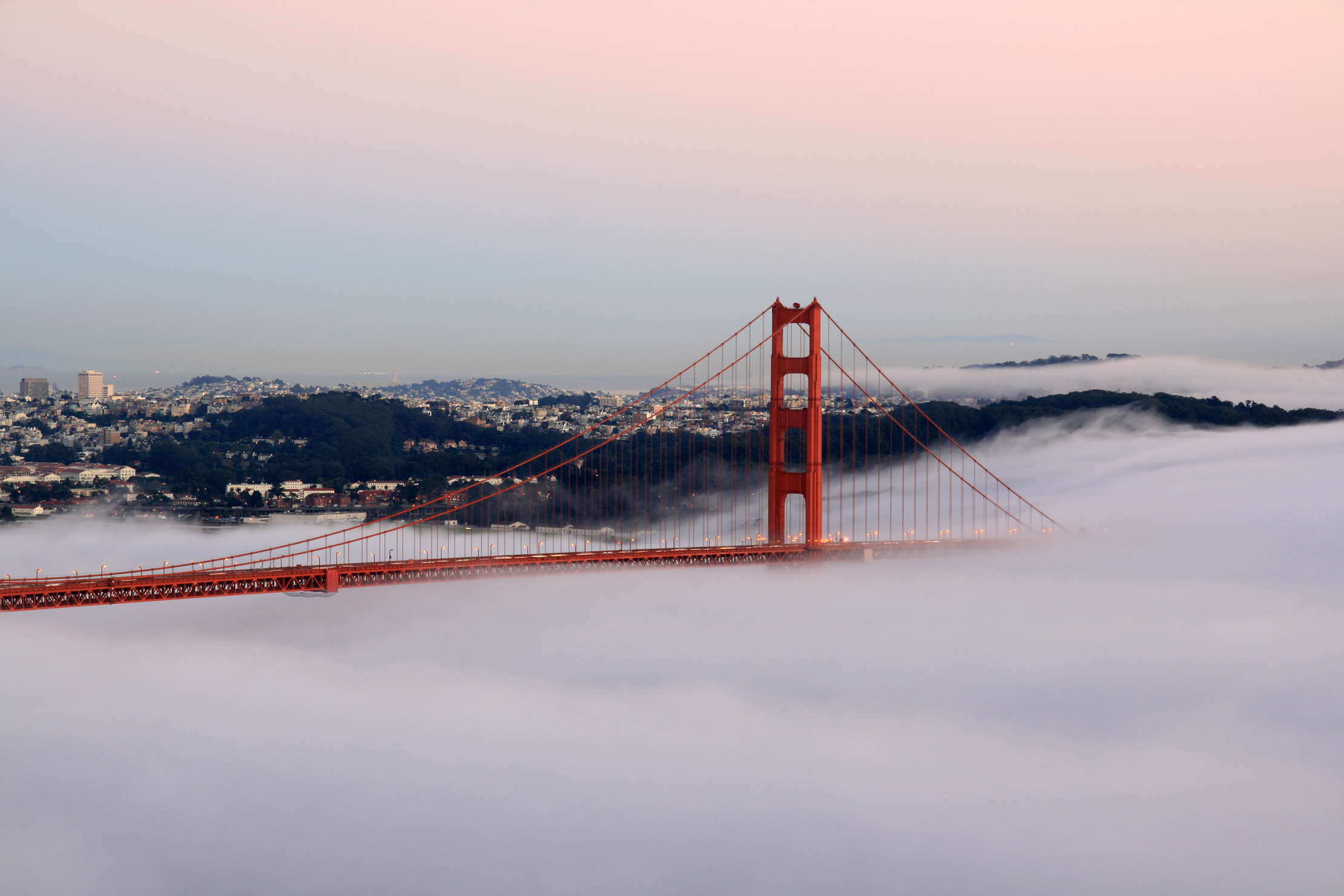 Golden_Gate_Bridge_at_sunset_1.jpg