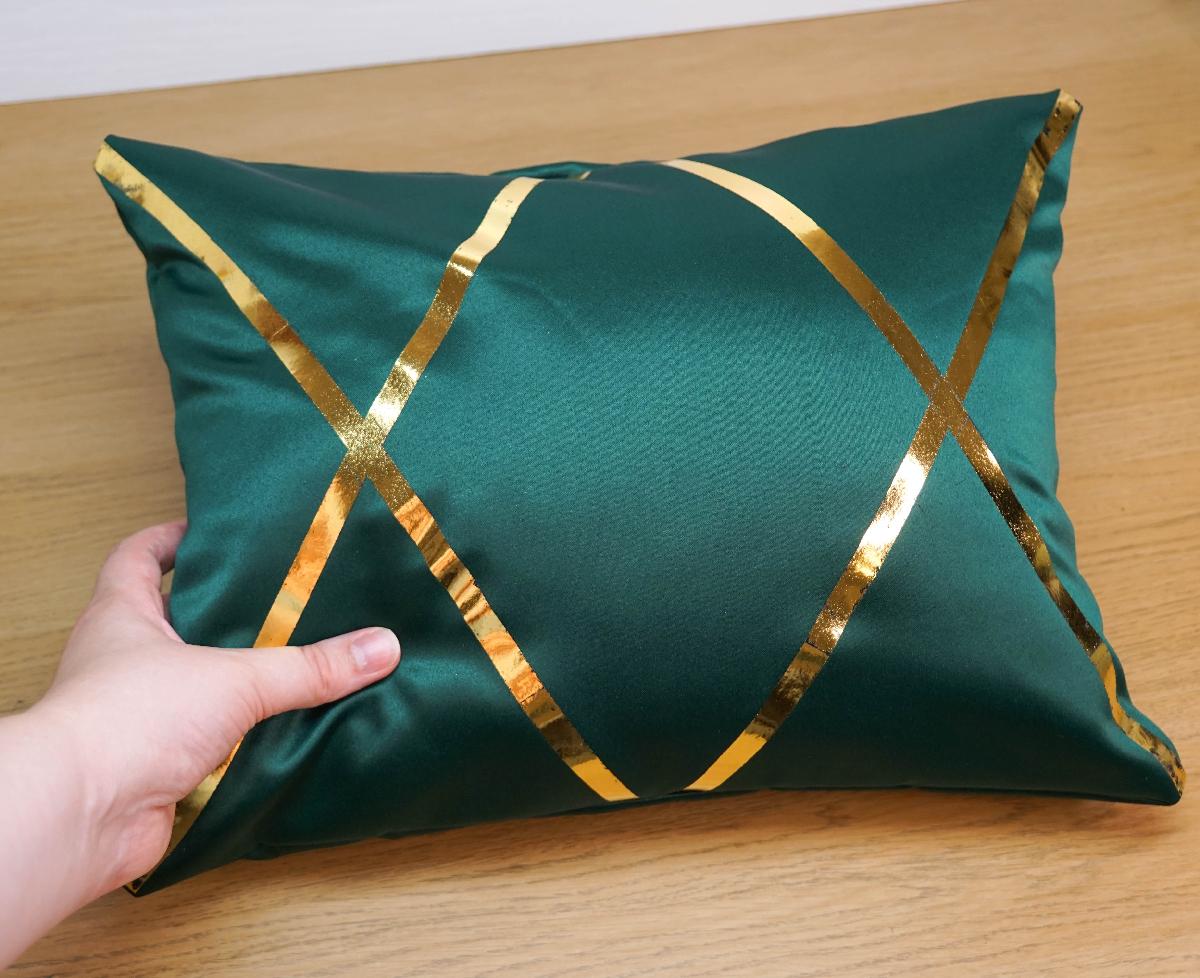 Green &amp; Gold Cushion 5g.jpg